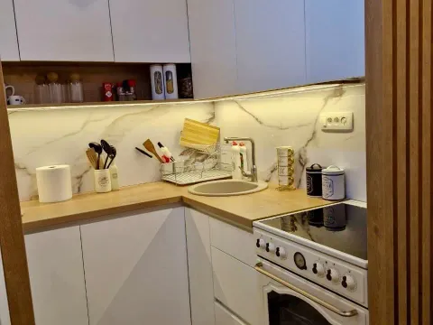 Prodaja, jednosoban stan, 39m², Centar, Tivat - image 8