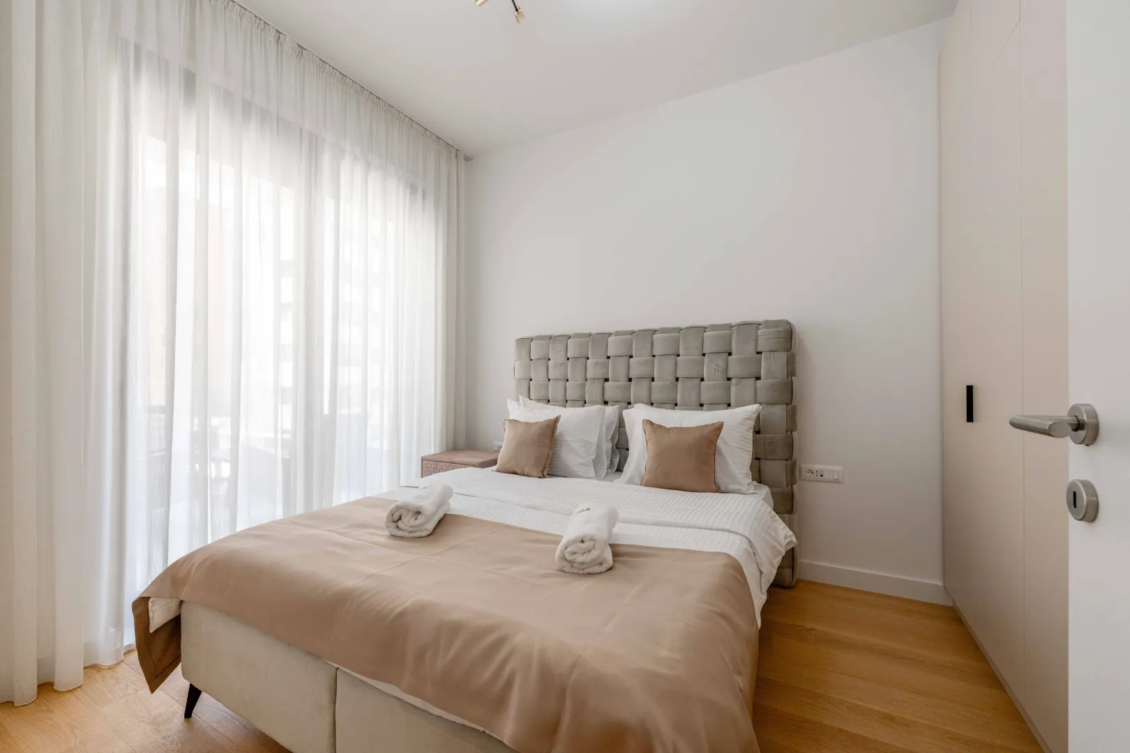 Rent, two bedroom apartment, 64m², Bečići, Budva