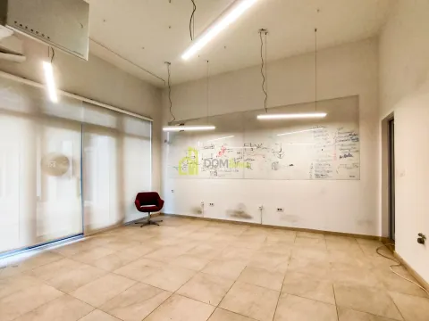 Rent, office space, 43m², Tološka šuma, Podgorica - image 2