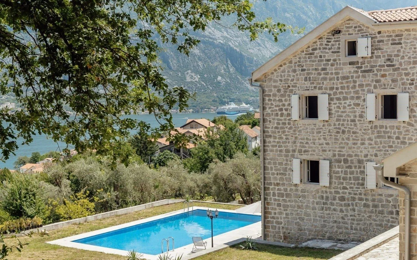 Sale, house, 800m², Prčanj, Kotor