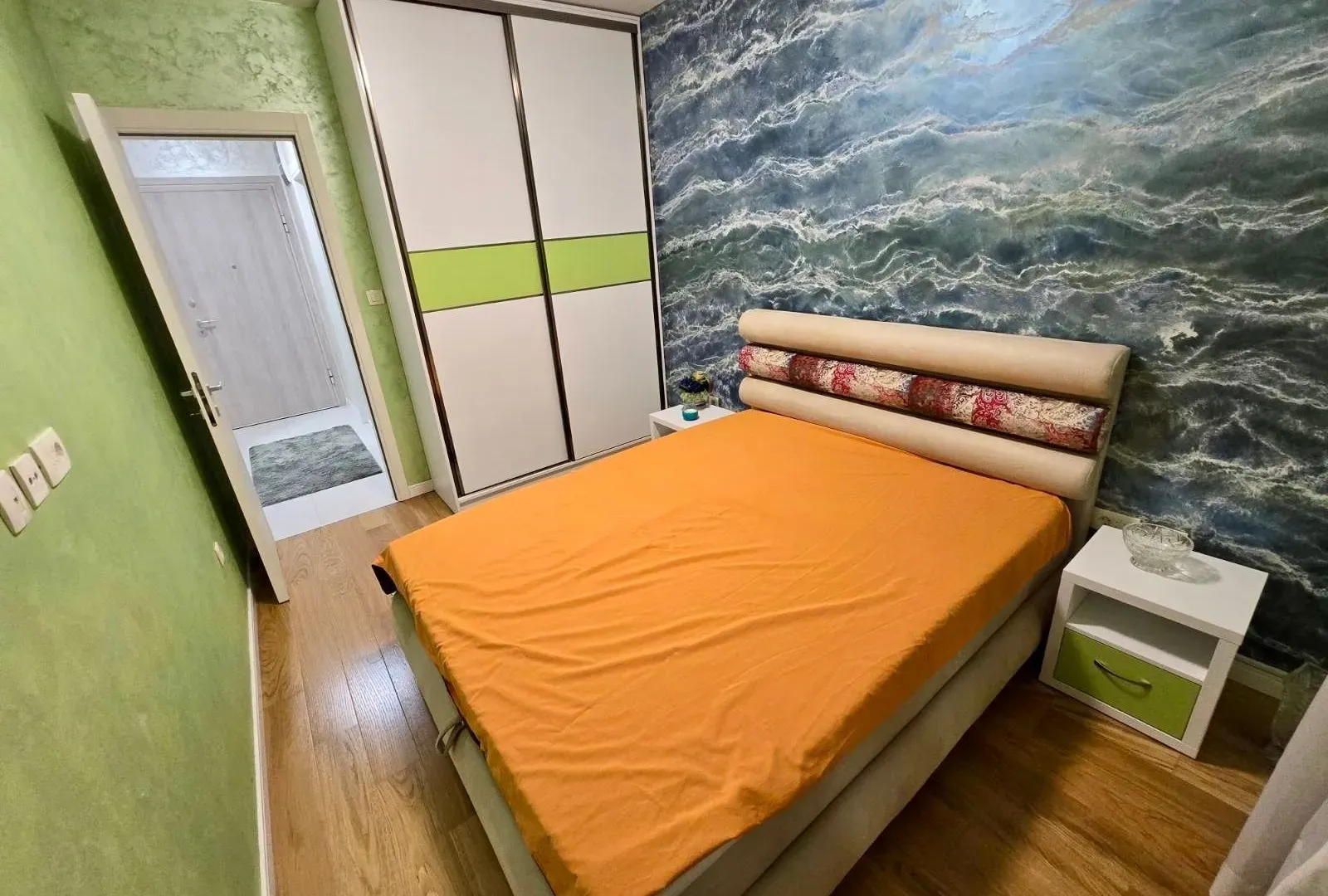 Izdavanje, jednosoban stan, 49m², Central Point, Podgorica