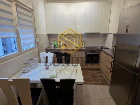 Izdavanje, dvosoban stan, 72m², Blok 9, Podgorica - image 16