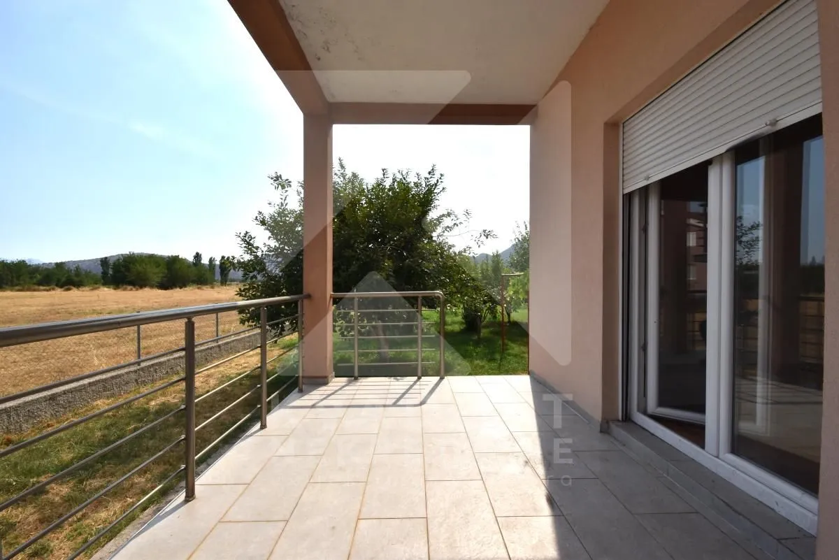Rent, house, 200m², Botun, Podgorica
