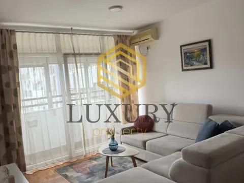 Rent, two bedroom apartment, 56m², City Kvart, Podgorica - image 10