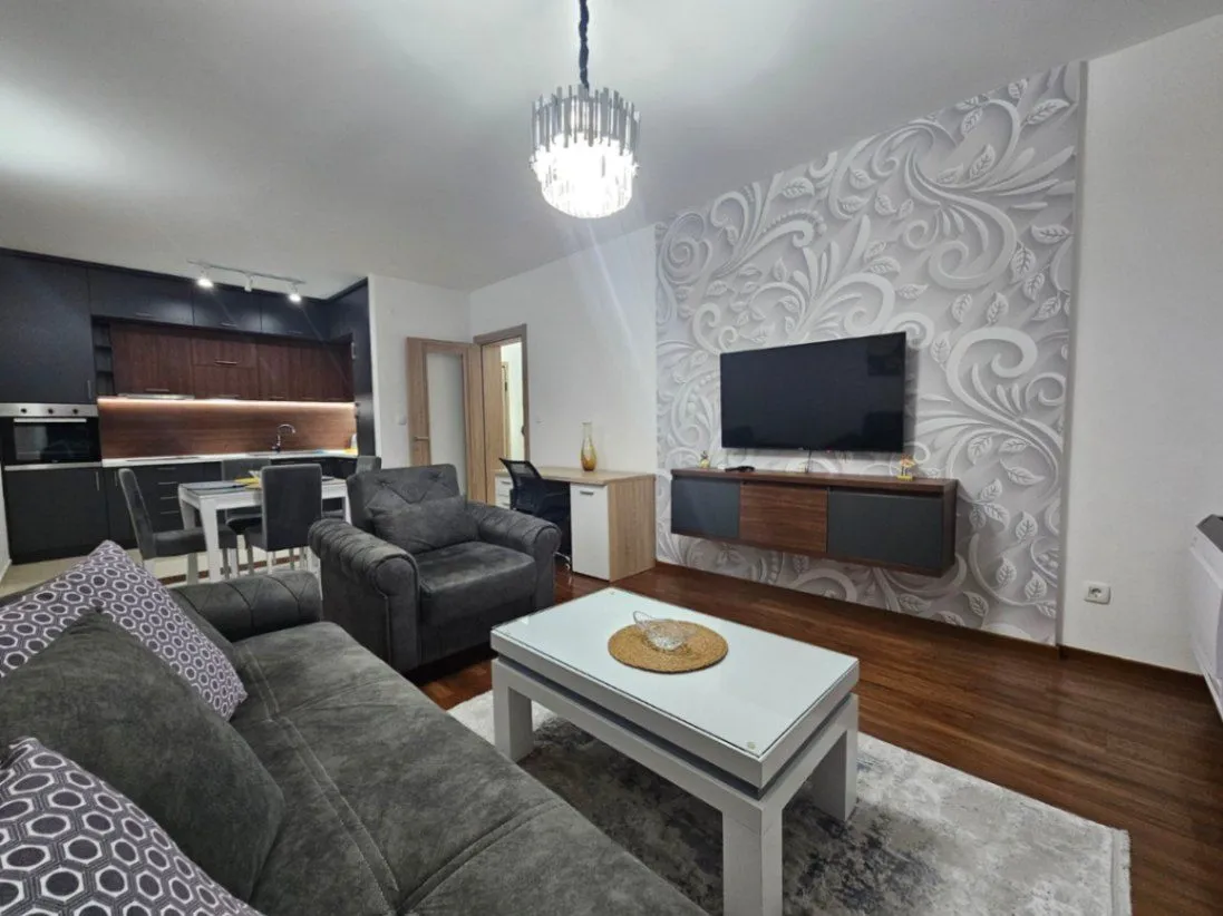 Izdavanje, dvosoban stan, 69m², Master Kvart, Podgorica
