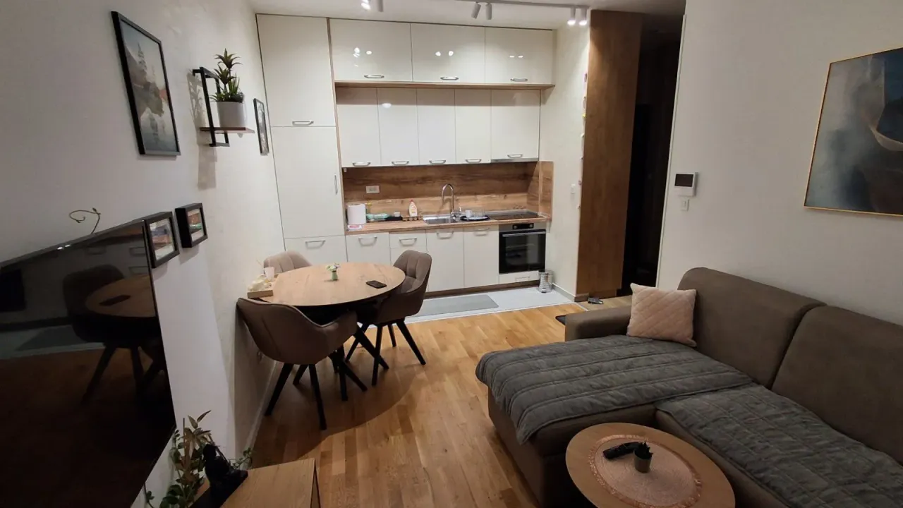 Izdavanje, jednosoban stan, 42m², Tološi, Podgorica