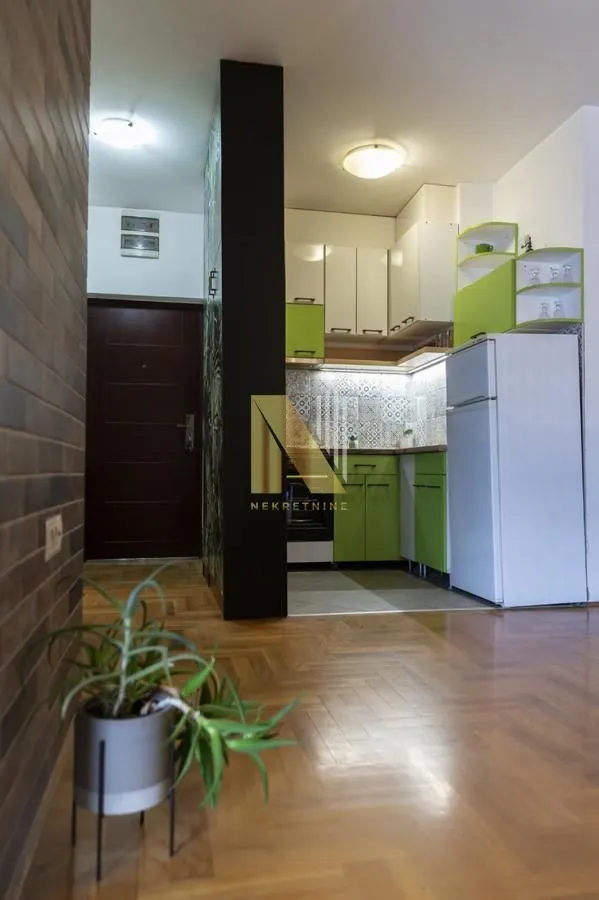 Izdavanje, dvosoban stan, 47m², Bulevar Oslobodjenja, Novi Sad Sve Podlokacije