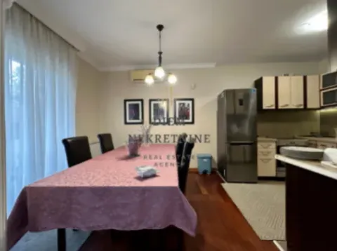 Izdavanje, kuća, 180m², Donja Gorica, Podgorica - image 13