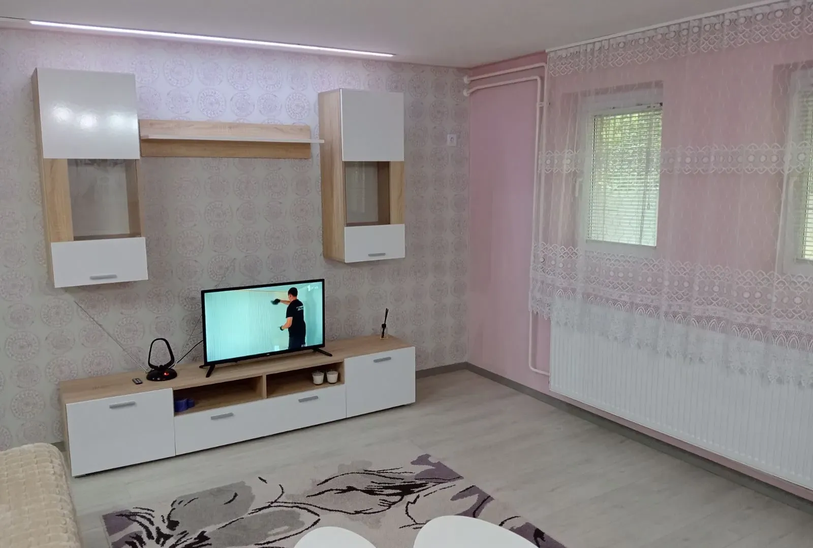 Izdavanje, dvosoban stan, 36m², Sajmište, Novi Sad
