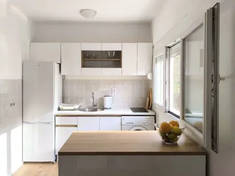 Rent, two bedroom apartment, 90m², Lazi, Budva - image 8