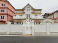 Izdavanje, kuća, 417m², Jajinci, Voždovac Sve Podlokacije - image 3