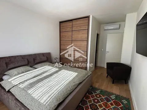 Izdavanje, trosoban stan, 80m², Savski Venac, Beograd - image 9