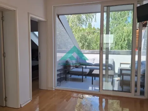 Izdavanje, četvorosoban stan, 110m², Savski Venac, Beograd - image 4