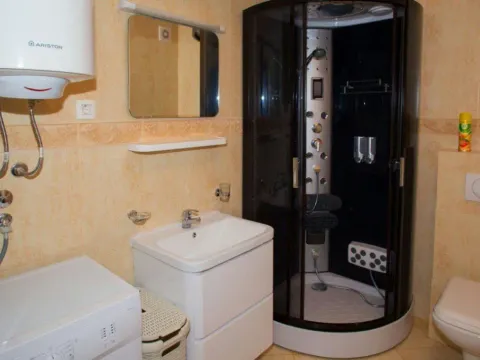 Sale, one bedroom apartment, 35m², Bečići, Budva - image 7