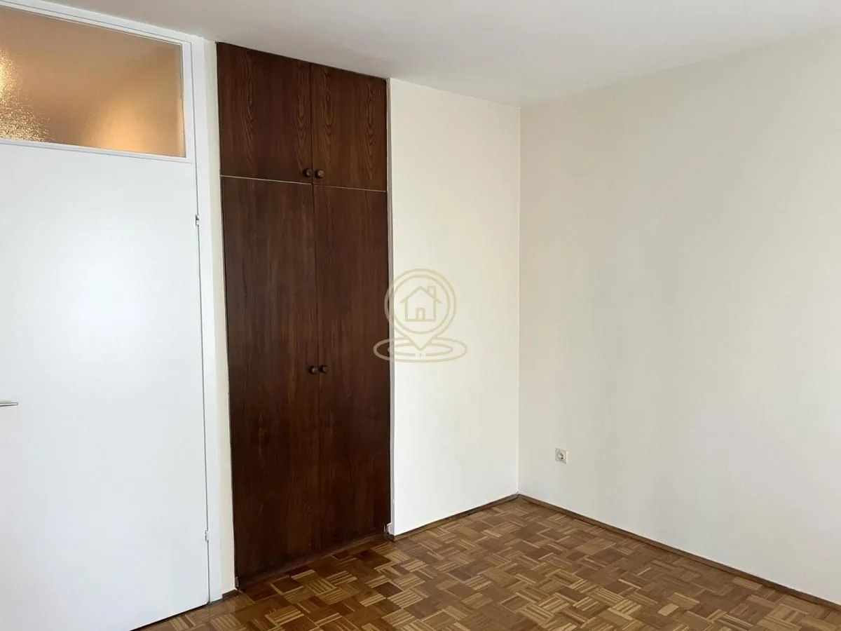 Izdavanje, trosoban stan, 89m², Vračar Sve Podlokacije, Beograd