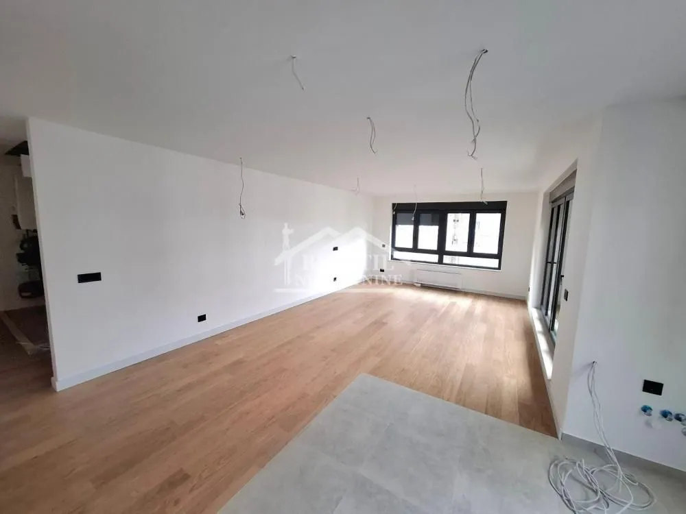 Prodaja, četvorosoban stan, 112m², Banovo Brdo, Beograd