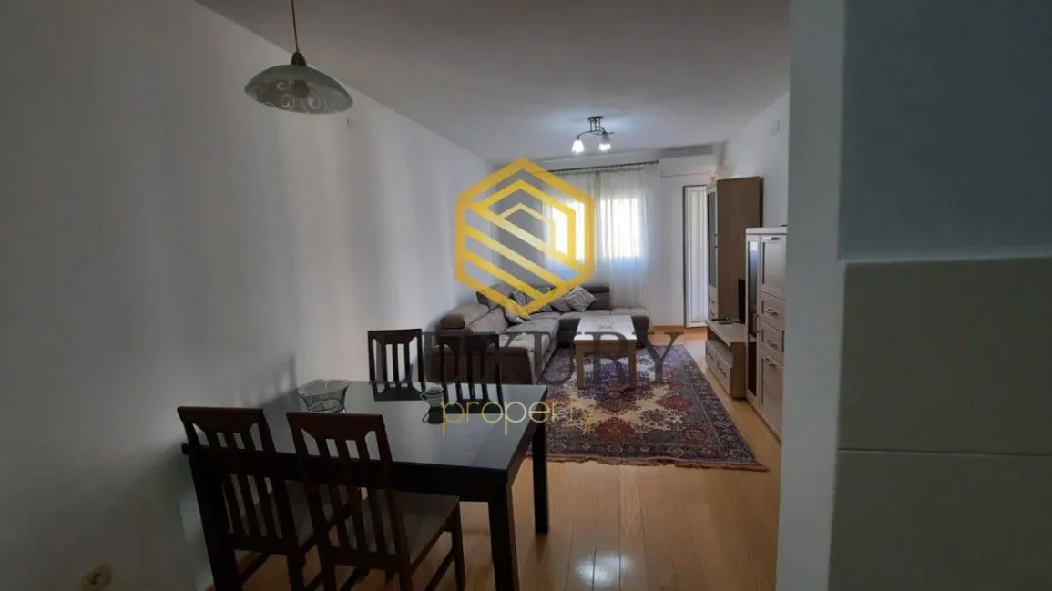 Izdavanje, jednosoban stan, 46m², City Kvart, Podgorica