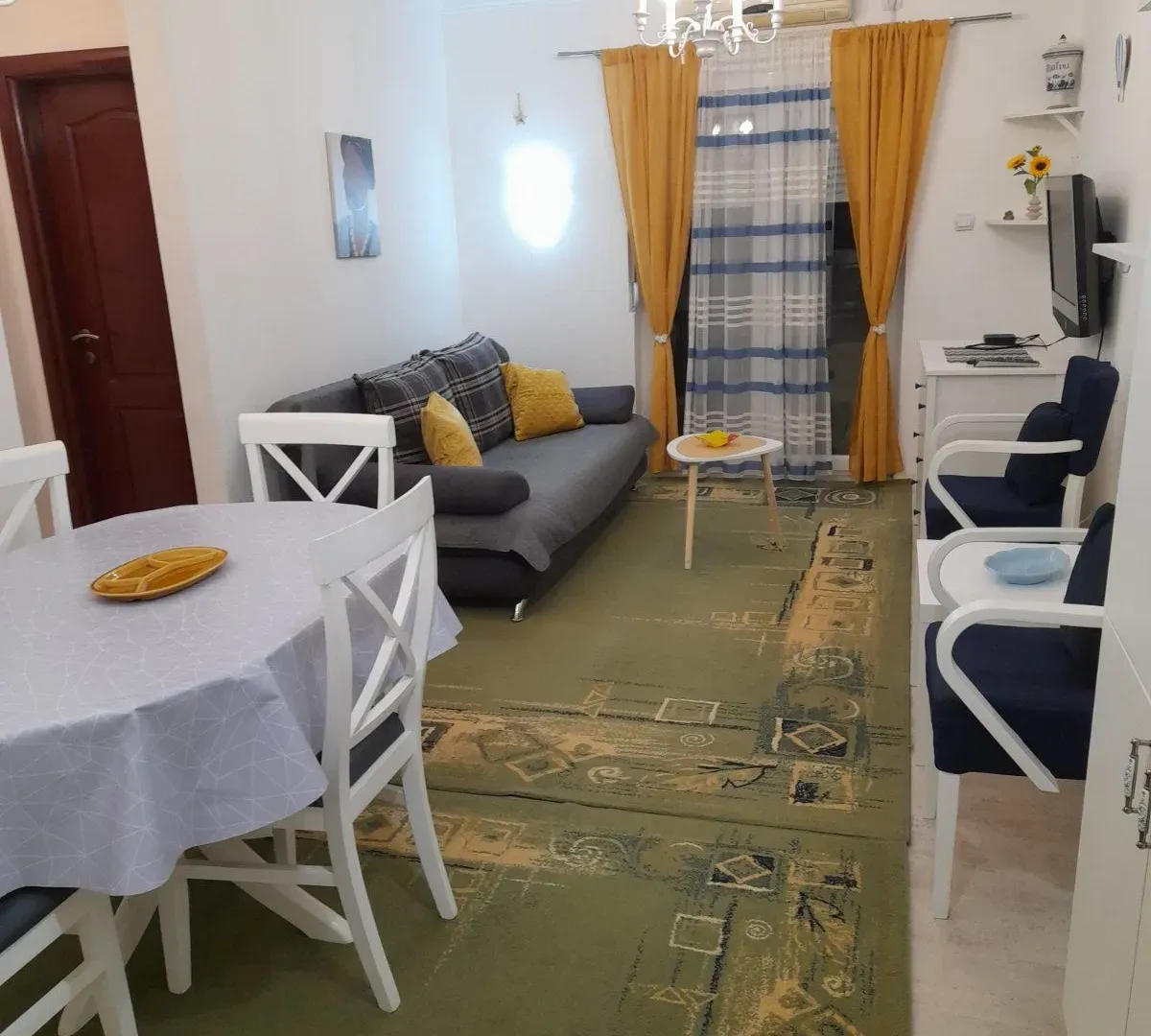 Izdavanje, dvosoban stan, 52m², Kalimanj, Tivat