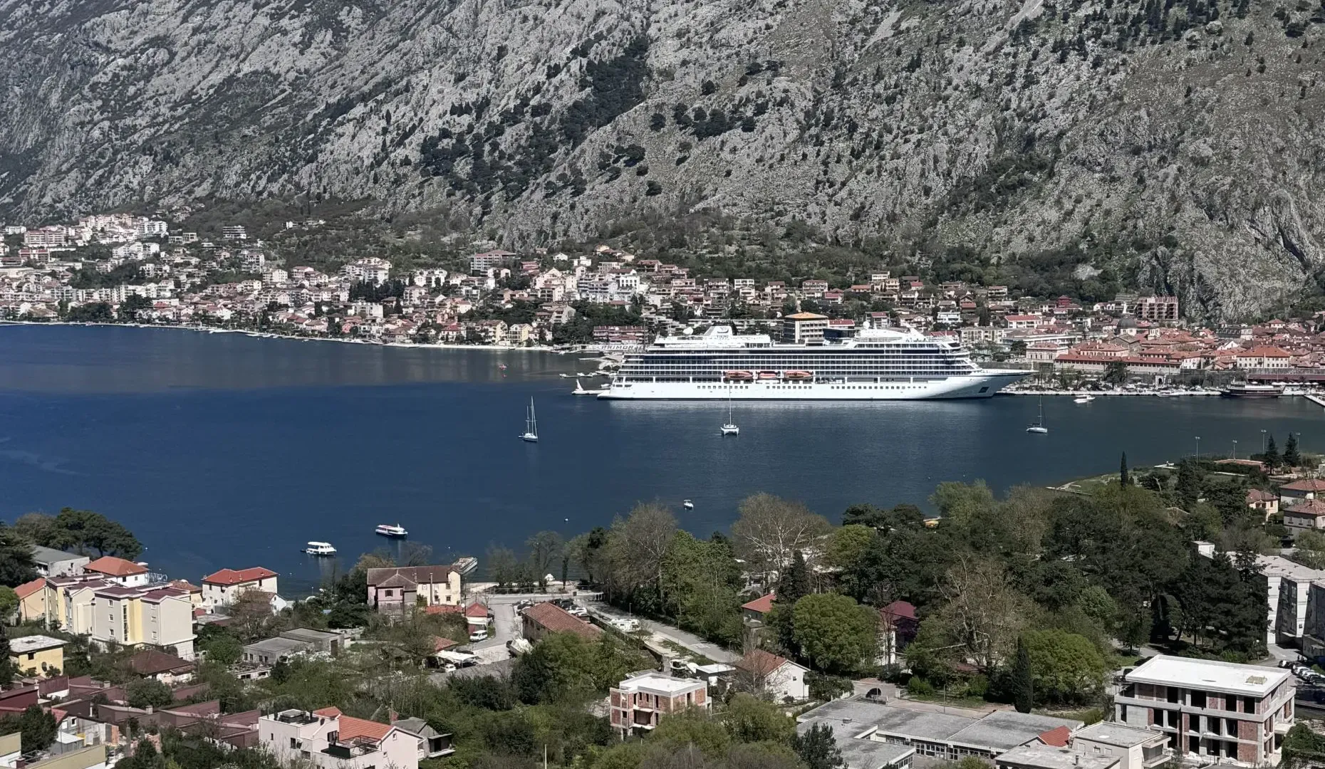 Prodaja, petosoban stan, 173m², Kotor, Crna Gora
