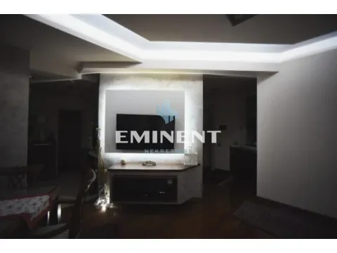 Izdavanje, trosoban stan, 80m², Stari Grad, Beograd - image 2