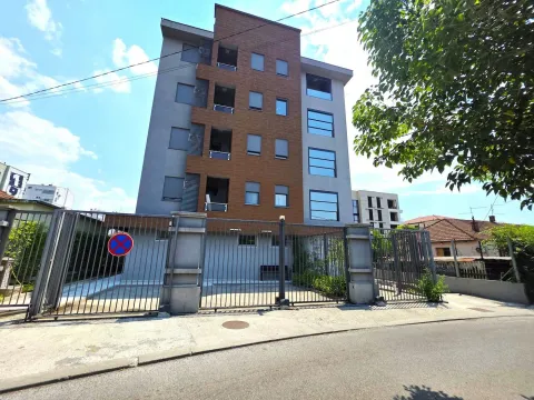Rent, office space, 180m², Stara Varoš, Podgorica - image 10
