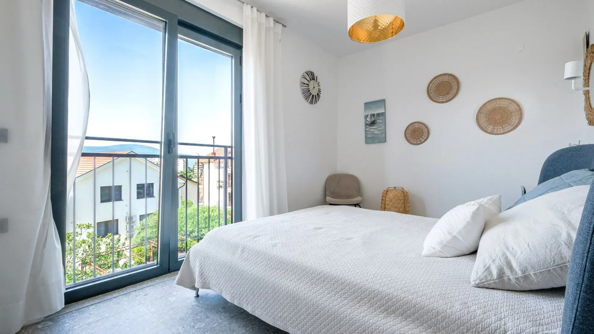 Prodaja, trosoban stan, 77m², Centar, Tivat