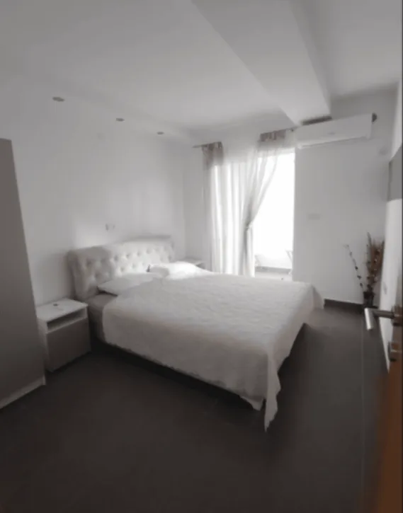 Izdavanje, jednosoban stan, 63m², Bečići, Budva