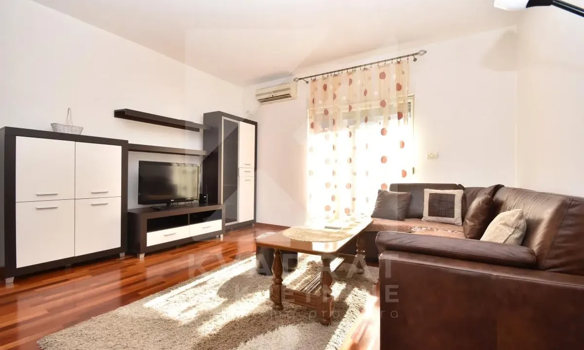 Izdavanje, jednosoban stan, 54m², City Kvart, Podgorica