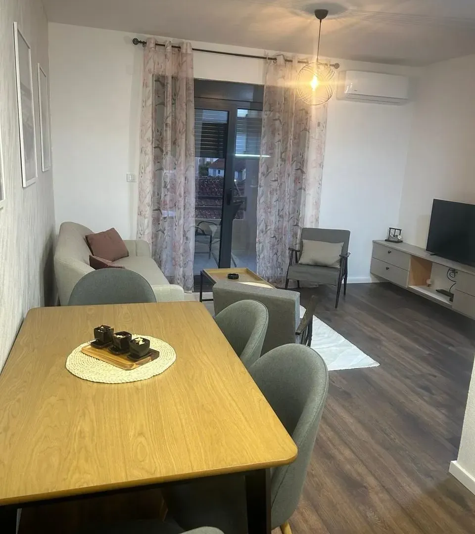 Rent, two bedroom apartment, 71m², Mažina, Tivat