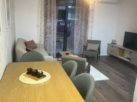 Izdavanje, dvosoban stan, 71m², Mažina, Tivat - image 12