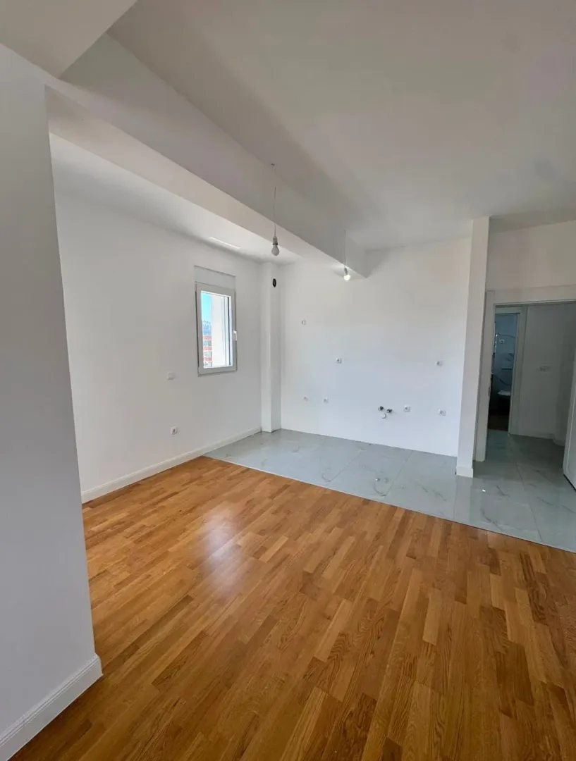 Prodaja, dvosoban stan, 74m², Centar, Bar
