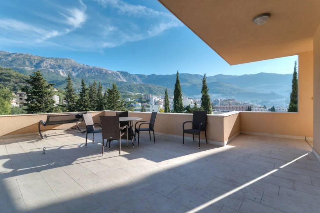 Prodaja, četvorosoban stan, 189m², Bečići, Budva