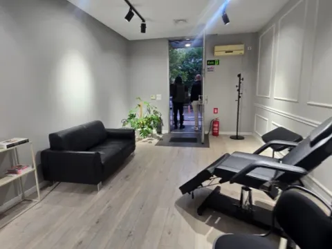 Izdavanje, poslovni prostor, 55m², Centar, Podgorica - image 2