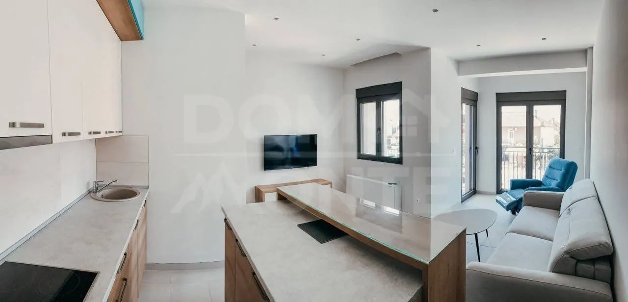 Izdavanje, jednosoban stan, 40m², Tivat, Crna Gora