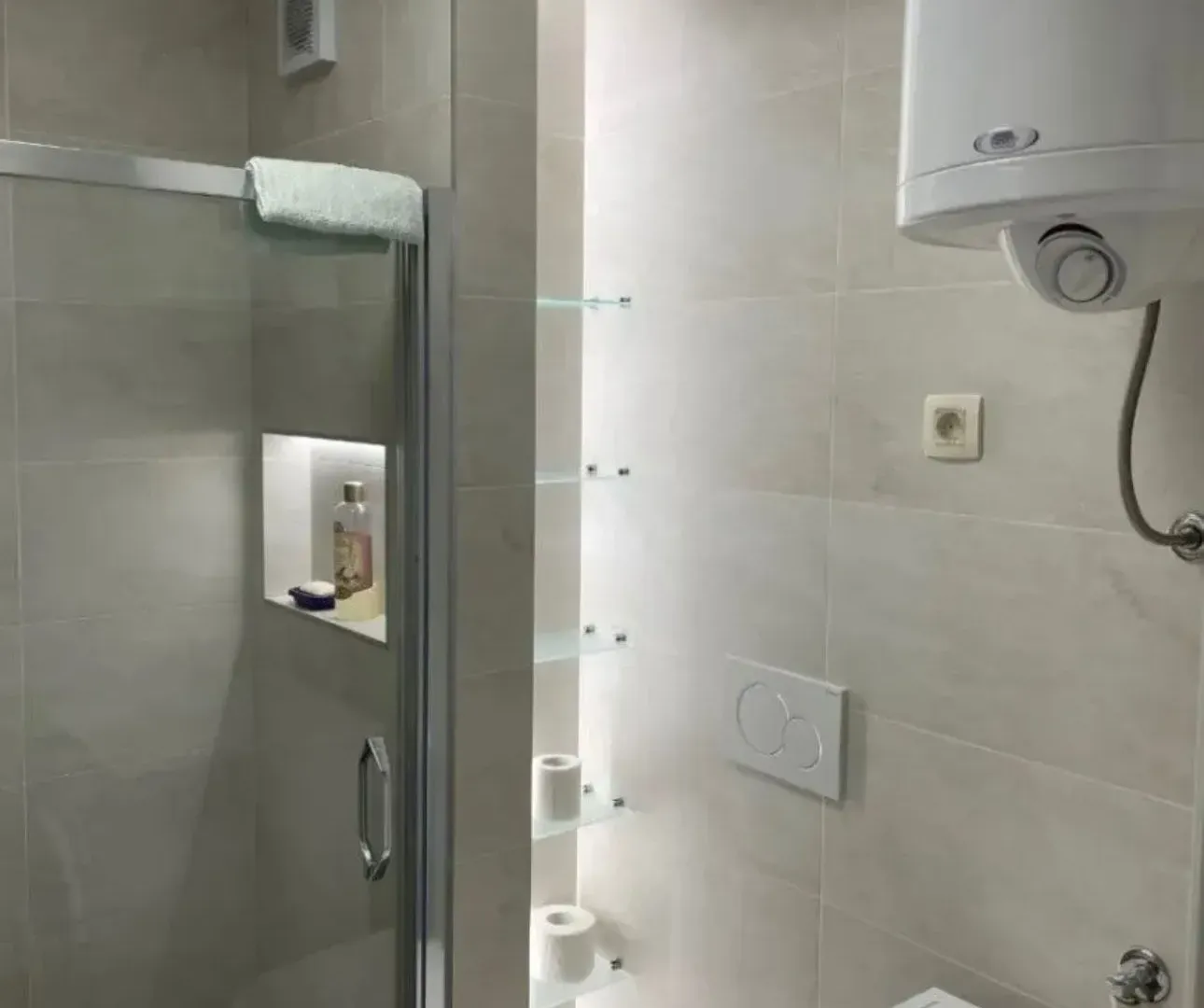Rent, one bedroom apartment, 60m², Sveta Vrača, Kotor