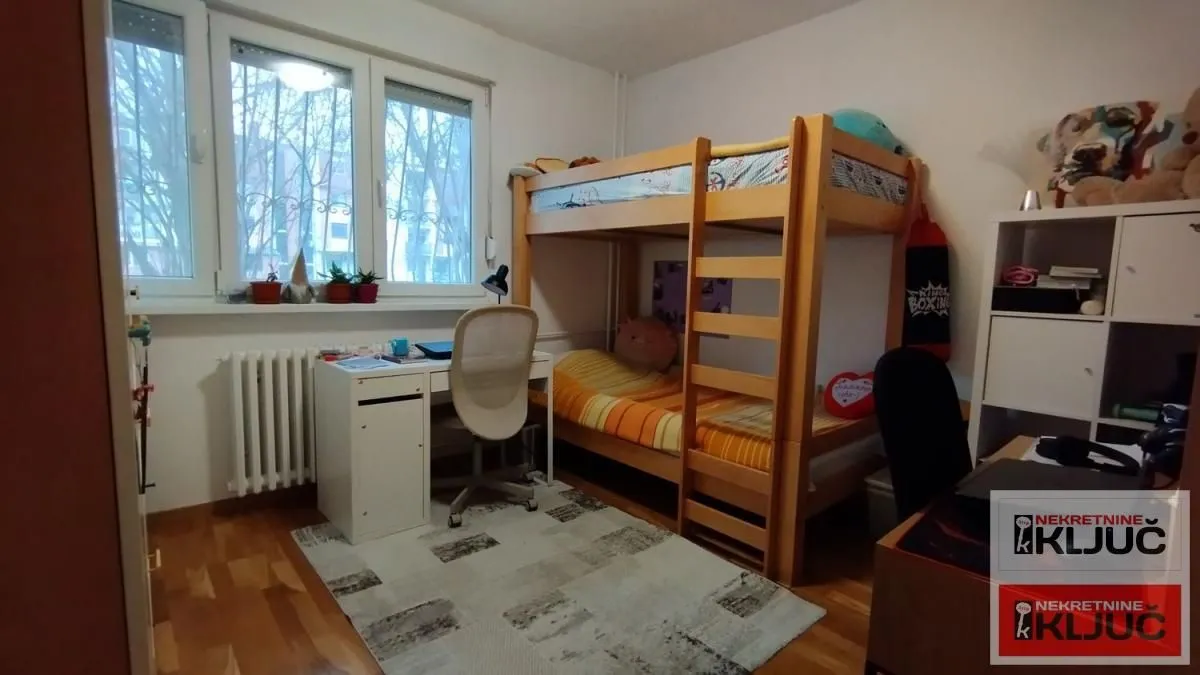 Prodaja, trosoban stan, 75m², Novo naselje, Novi Sad
