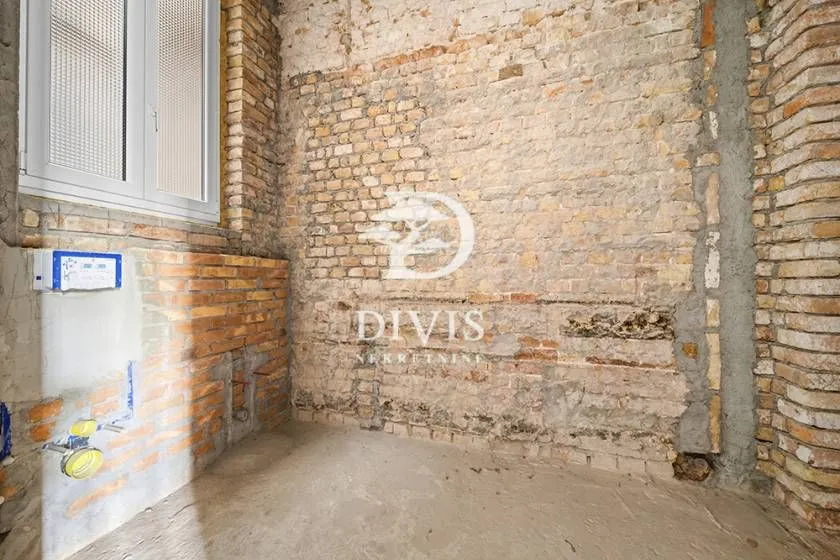 Sale, apartment, 642m², Vračar Sve Podlokacije, Beograd