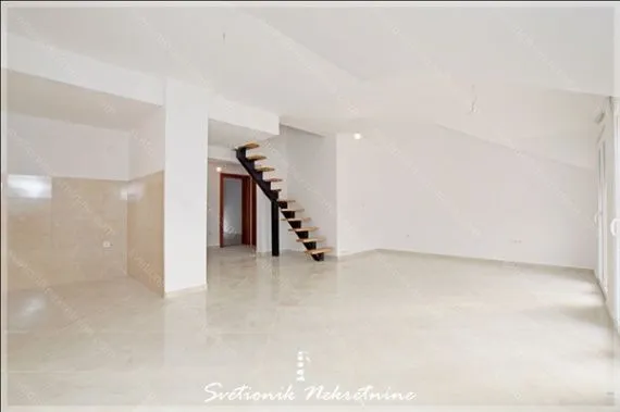 Prodaja, trosoban stan, 115m², Gomila, Herceg Novi
