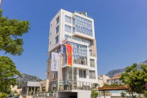Pogled na spoljašnjost moderne stambene zgrade. - image 3
