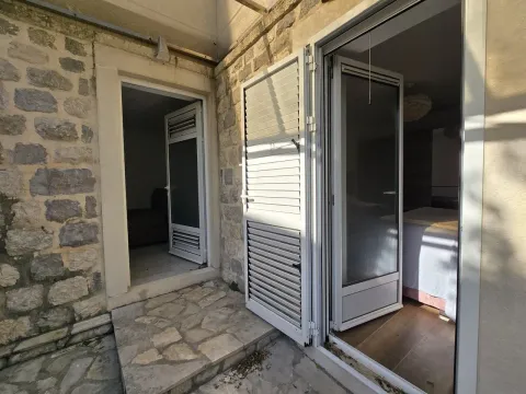 Prodaja, trosoban stan, 76m², Prčanj, Kotor - image 12