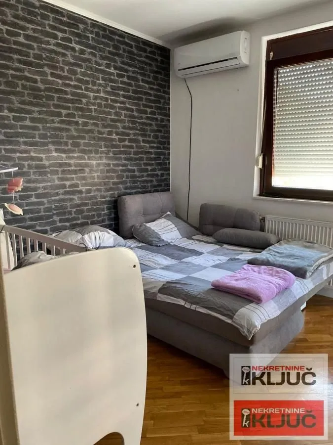 Prodaja, trosoban stan, 71m², Salajka, Novi Sad Sve Podlokacije