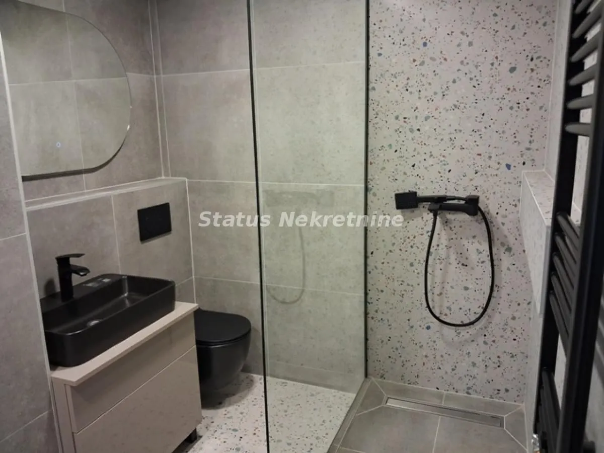 Prodaja, dvosoban stan, 55m², Cara Dušana, Novi Sad Sve Podlokacije