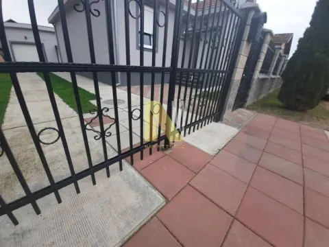 Prodaja, kuća, 157m², Sajlovo, Novi Sad Sve Podlokacije - image 2