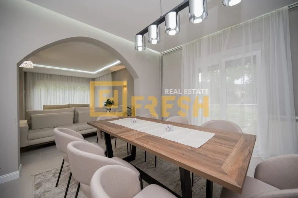 Sale, house, 350m², Vranići, Podgorica