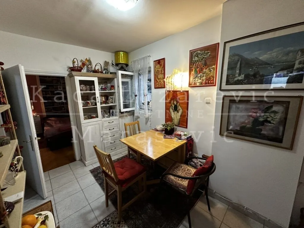 Prodaja, dvosoban stan, 43m², Stari Grad, Beograd