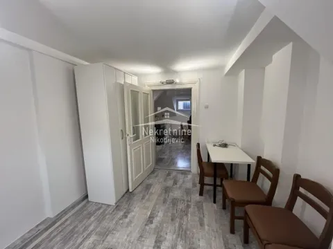 Izdavanje, stan, 29m², Slavija, Vračar Sve Podlokacije - image 3