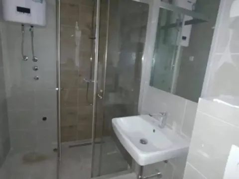 Prodaja, jednosoban stan, 45m², Pobrežje, Podgorica - image 12