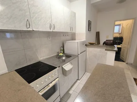 Izdavanje, jednosoban stan, 39m², Mainski Put, Budva - image 3