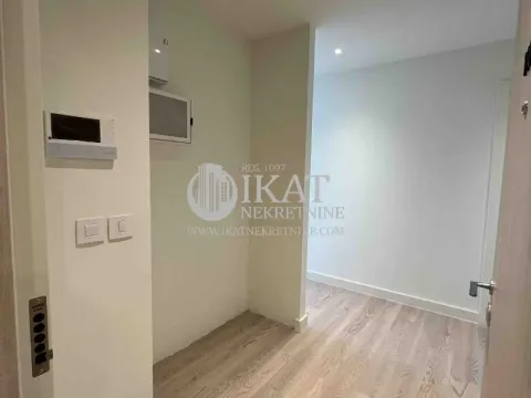 Izdavanje, trosoban stan, 111m², Savski Venac, Beograd - image 7