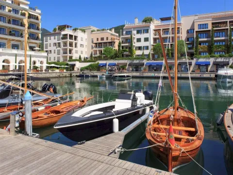 Sale, two bedroom apartment, 90m², Porto Montenegro, Tivat - image 1